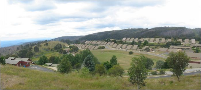 Le village de Cabramurra ne ressemble vraiment  rien avec tous ses toits en pente pour vacuer la neige potentielle en hiver 