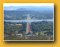 Notre petit voyage dmarre par la capitale australienne : Canberra. La ville est construite au milieu de nulle part, autour d'un lac artificiel, entre Sydney et Melbourne.